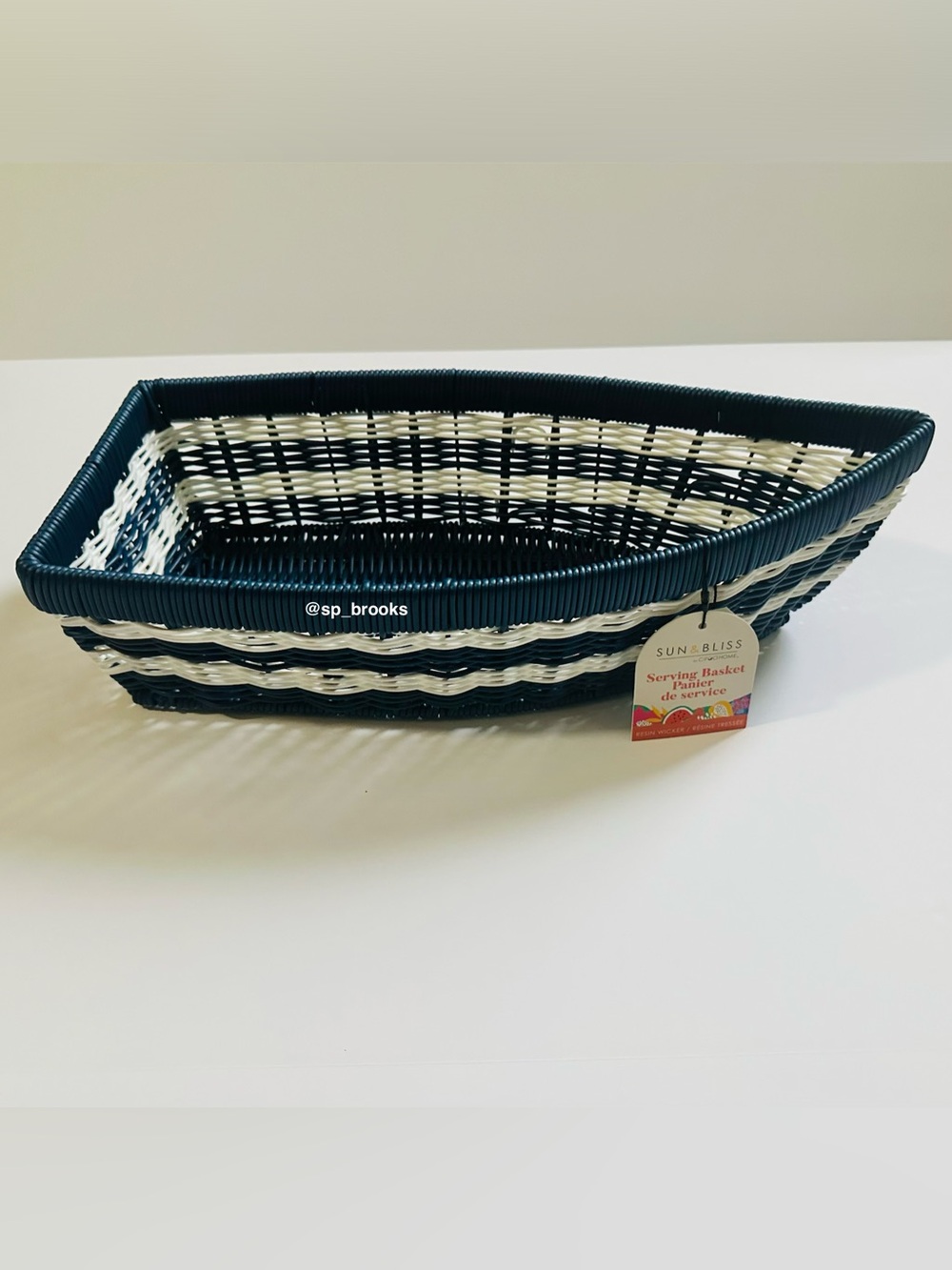 🎁Sun & Bliss Navy and White Resin Wicker Serving Basket - 17”x8” - Boat Basket